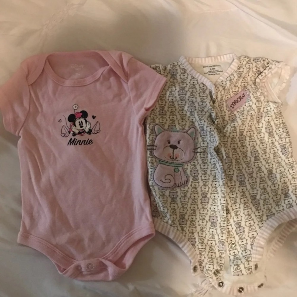 Disney baby onesie 6 - 9 month medium